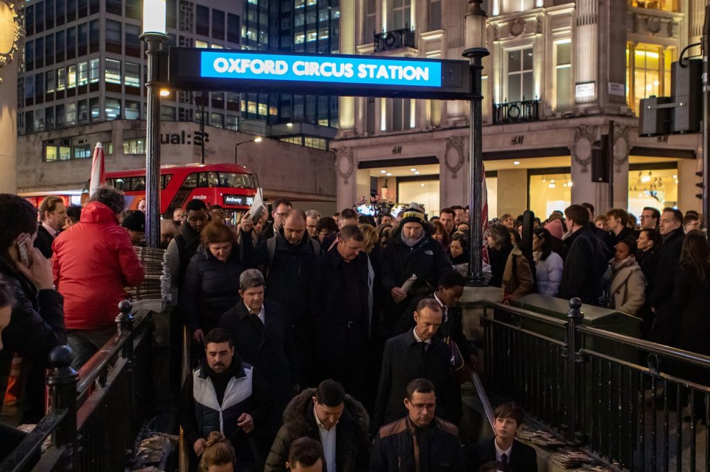 Law News | New digital right to work checks for British workers from 1 October 2022
