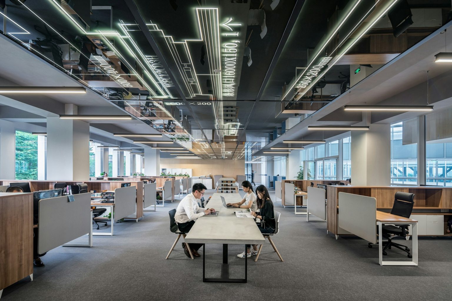 lycs-architecture-U2BI3GMnSSE-unsplash (1) Do you know the real costs of accidents in the workplace in the UK?
