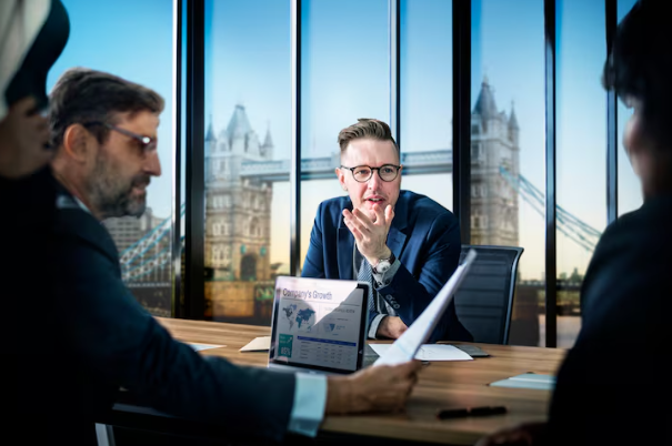 London Investors Shift Billions Into UK Tech Stocks After Bank of England Cut London Investors Shift Billions Into UK Tech Stocks After Bank of England Cut